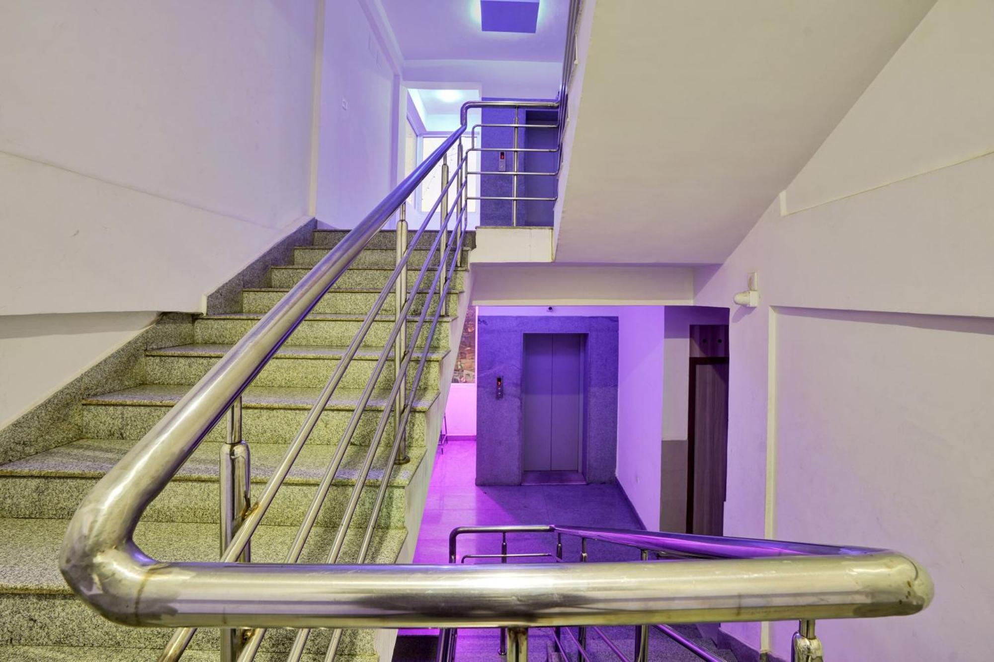 B Six Hotel バンガロール エクステリア 写真