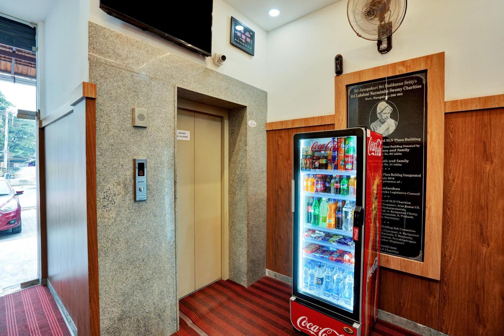 B Six Hotel バンガロール エクステリア 写真